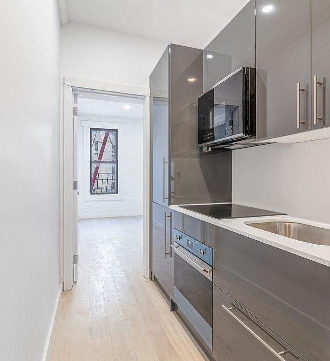 2nd image of 105 Macdougal St #17B
