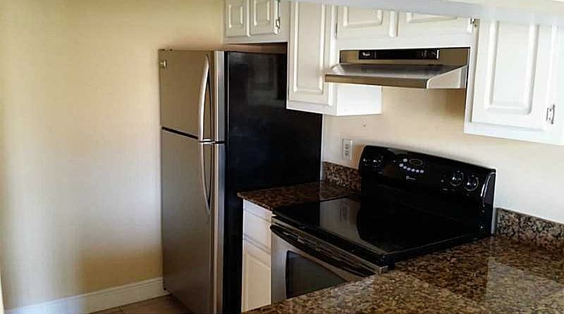 2nd image of 1049 The Pointe Dr