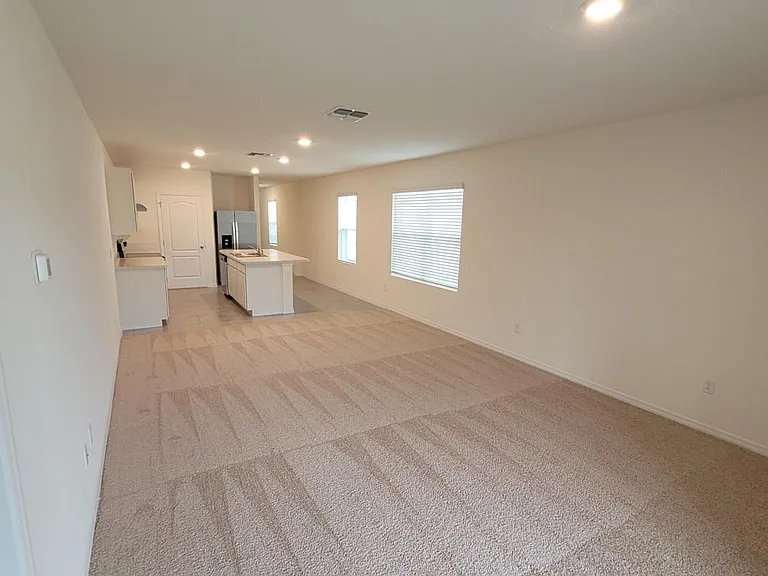 488 Lily Ln — Photo 4