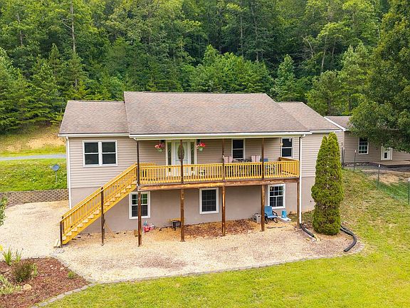 2nd image of 93 Poplar Ridge Ln