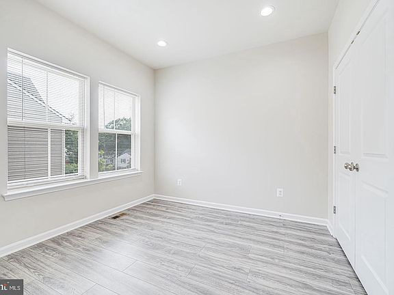 5th image of 9563 Jefferson St