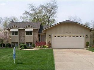 14098 Landings Way, Fenton, MI 48430