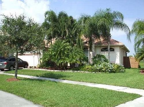 1st image of 7049 Mariposa Cir W