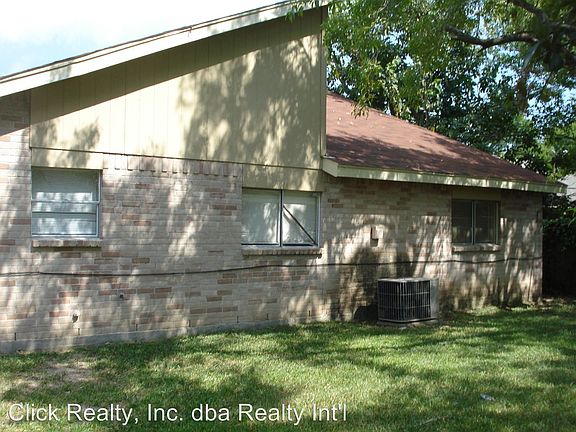 2nd image of 501 Magnolia Bend St