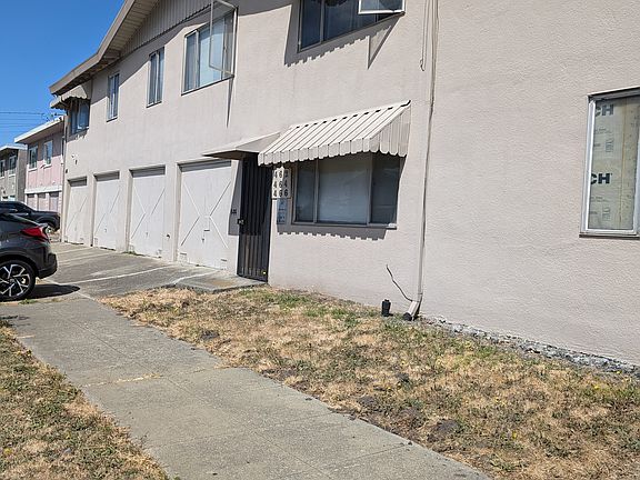 2nd image of 462 S 17th St #462