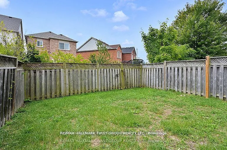 39 Robideau Pl — Photo 42