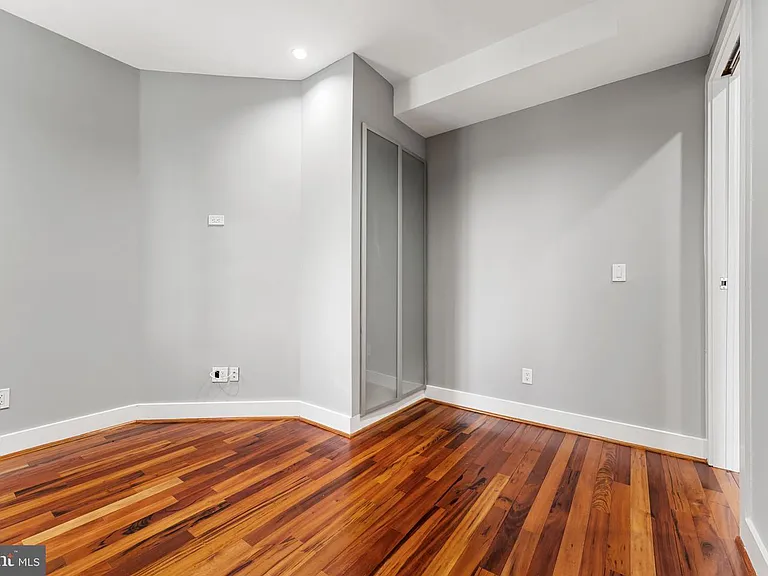 2421 1st St NW #1 — Photo 23