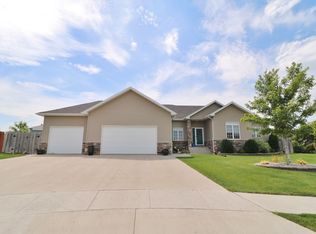 3308 Sedona Ct SE, Minot, ND 58701