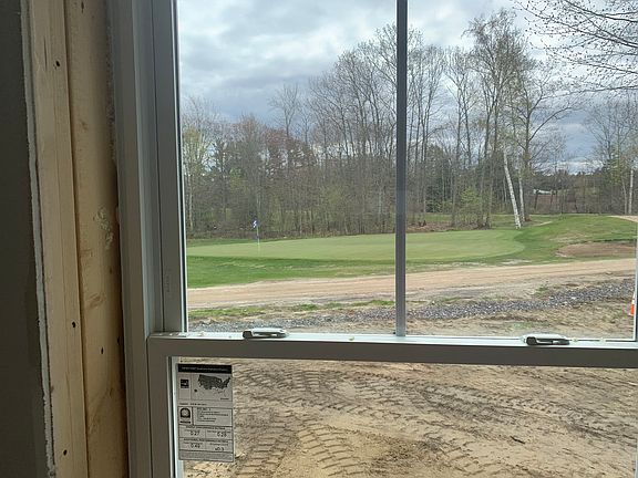 4th image of 11 Woods Ln