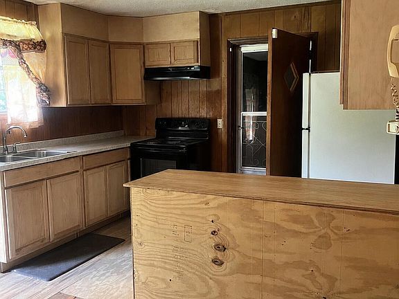 3rd image of 3385 Saint Peters Rd