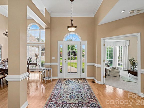 5th image of 3960 Troon Dr SW