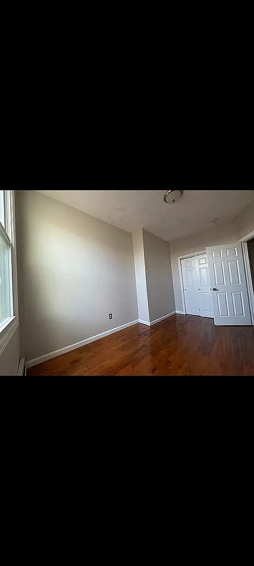 3 bed, 1000 sqft, $1,799 — Photo 3