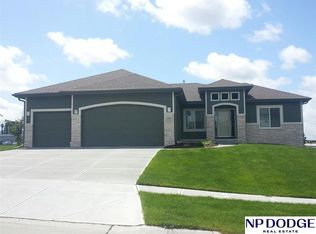 12101 Pintail Dr, Papillion, NE 68064