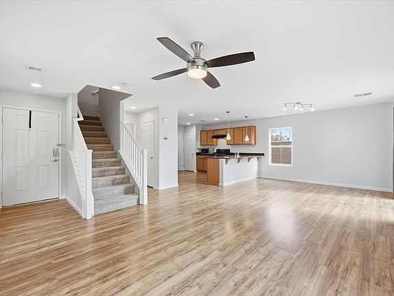 3rd image of 8605 Bella Jewel Ave