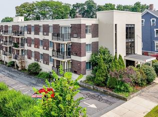 245 Lafayette St APT 1E, Salem, MA 01970