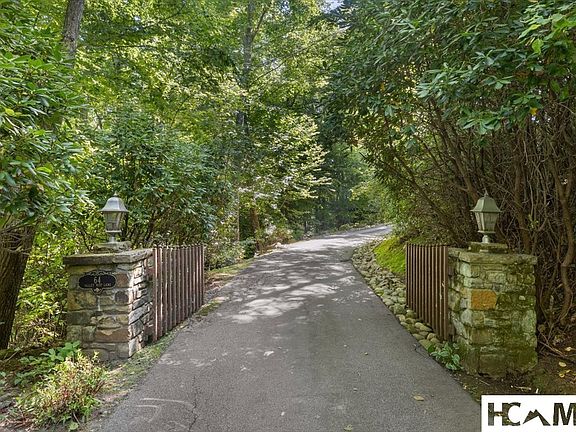 3rd image of 64 Valley Mist Lane