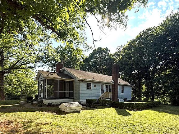 2nd image of 1523 Courthouse Rd