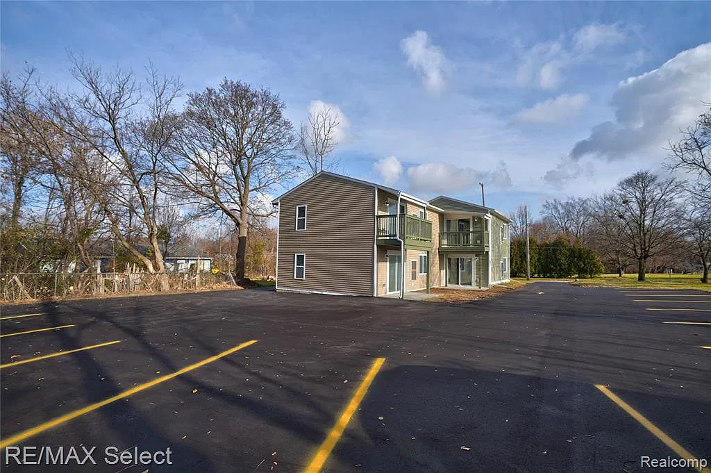 1 bed, 1.0 bath, 469 sqft, $750 — Photo 2