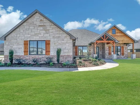 2433 NE Falcon Ln, Lawton, OK 73507