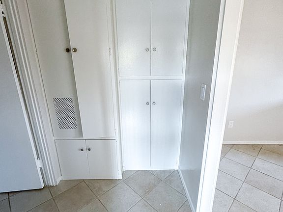 4th image of 916 S Marguerita Ave #816-18
