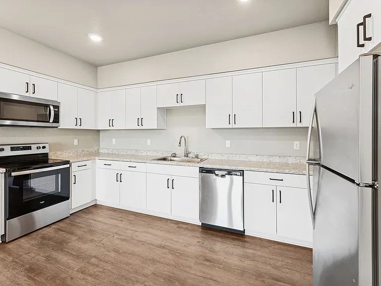 Centennial Gardens Apartments — Photo 14