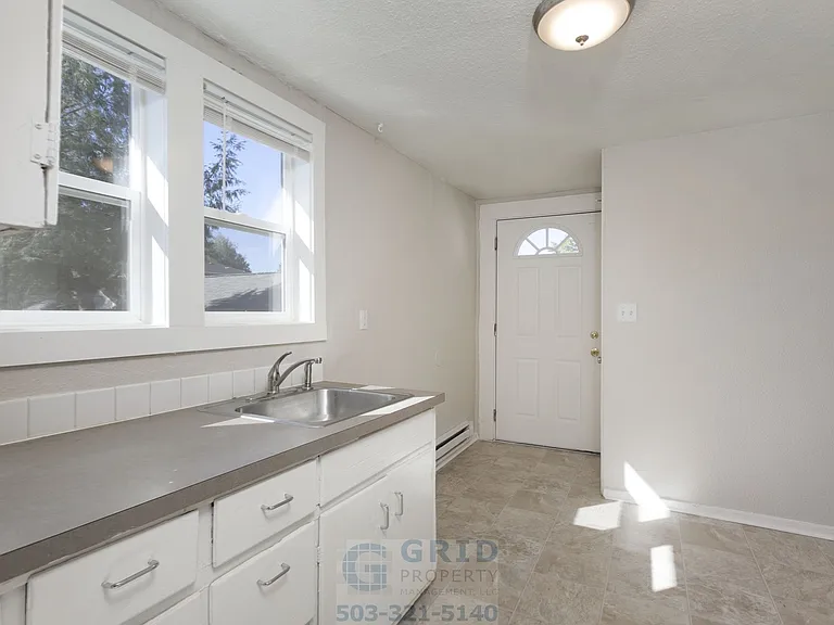 7537 SE 51st Ave — Photo 3