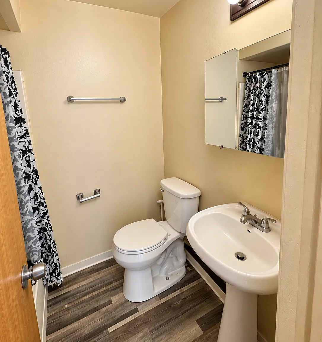 Greenfield Manor — Photo 3