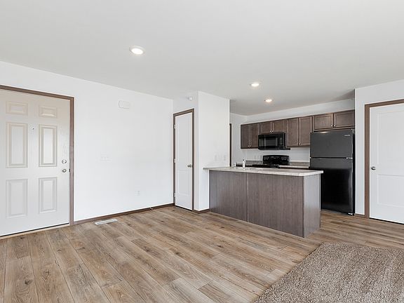 3rd image of 2109 E Anamosa St #182-08