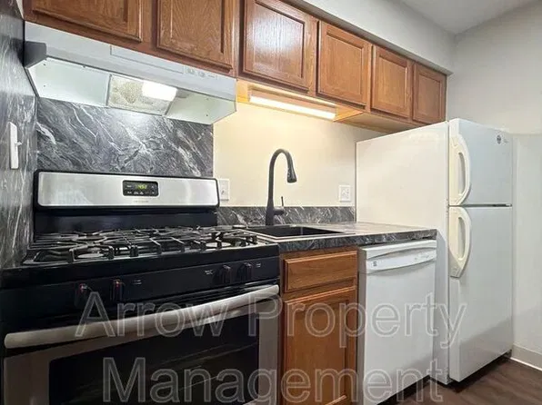 649 S 18th St #21, Lincoln, NE 68508