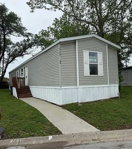 2722 S 71st Pl — Photo 6