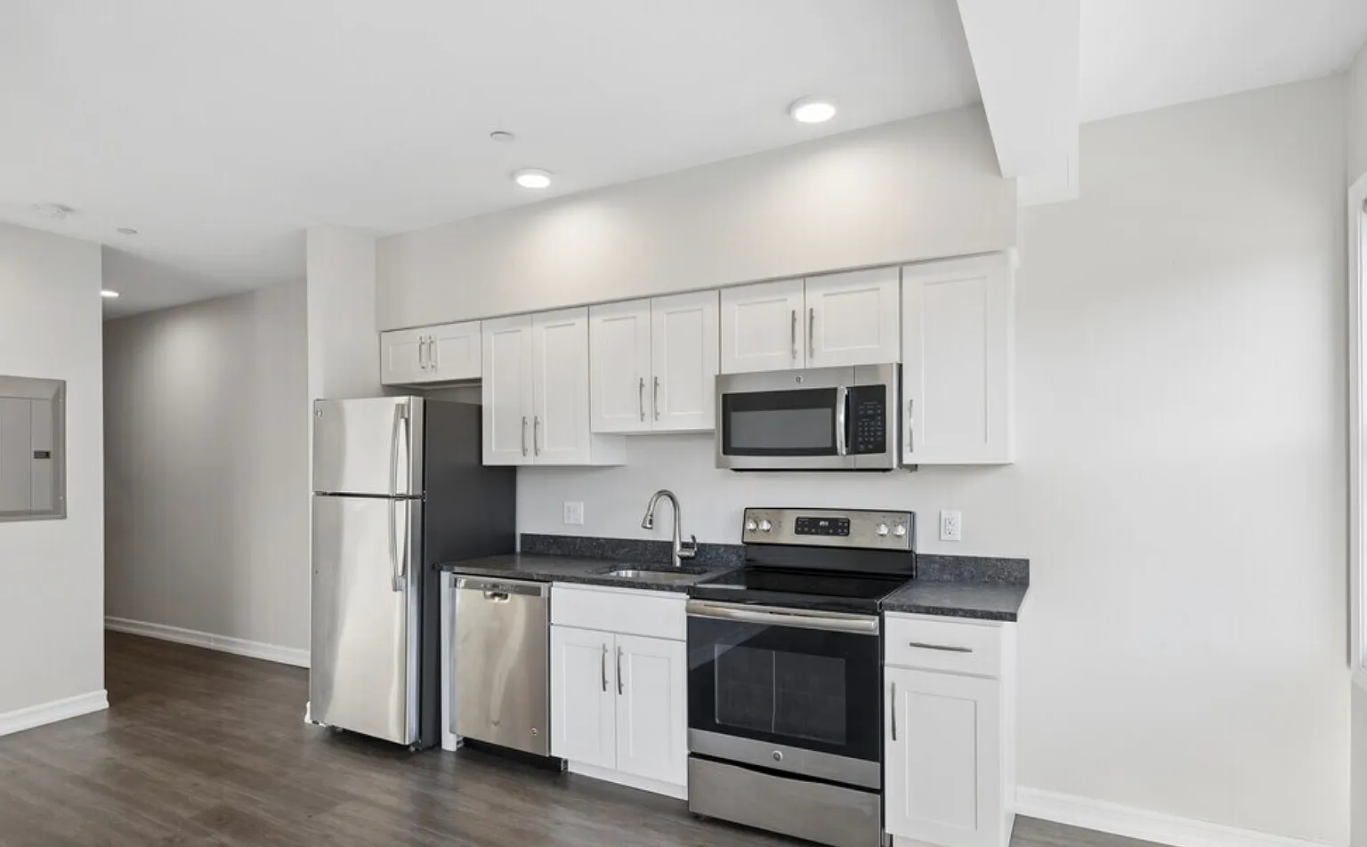 1 bed, 600 sqft, $1,950 — Photo 3