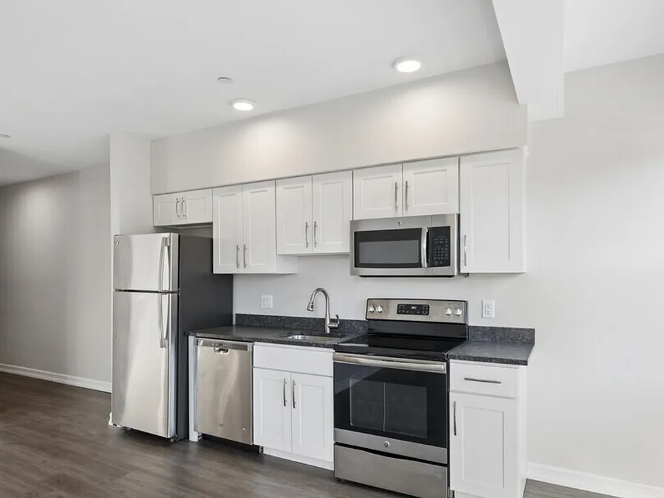 55 Bradford St #305