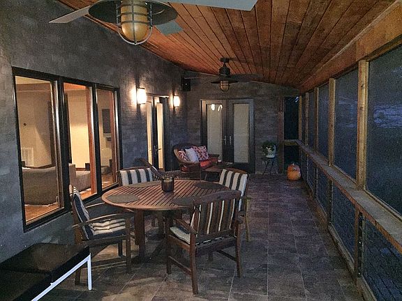 300 sq ft screened porch