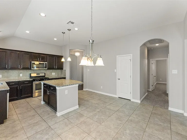 1004 Water Garden Cir — Photo 12