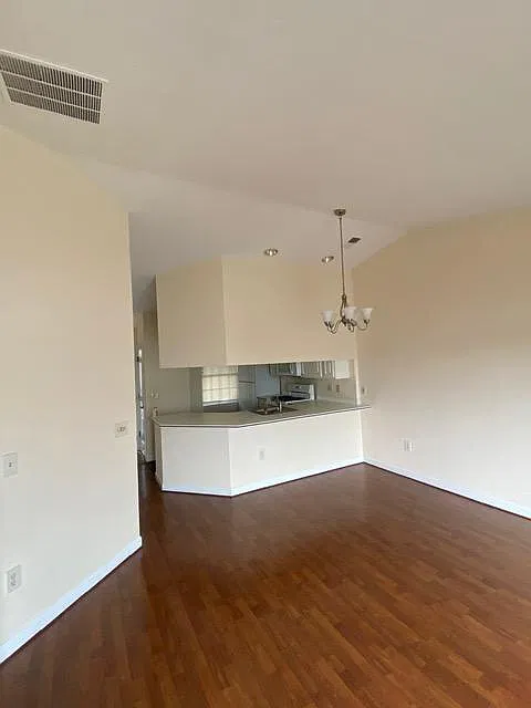 2 bed, 986 sqft, $2,895 — Photo 3
