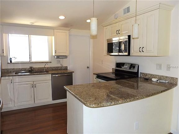 3rd image of 410 Cezanne Dr