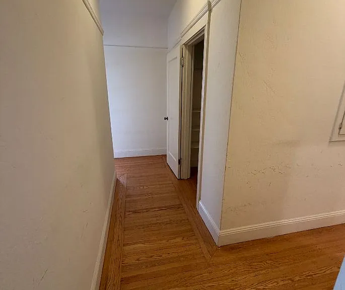 515 Russia Ave #2 — Photo 3