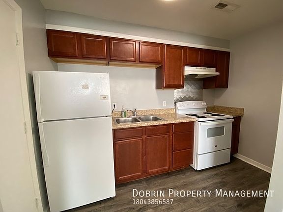 3rd image of 2908 Richmond Hwy #36