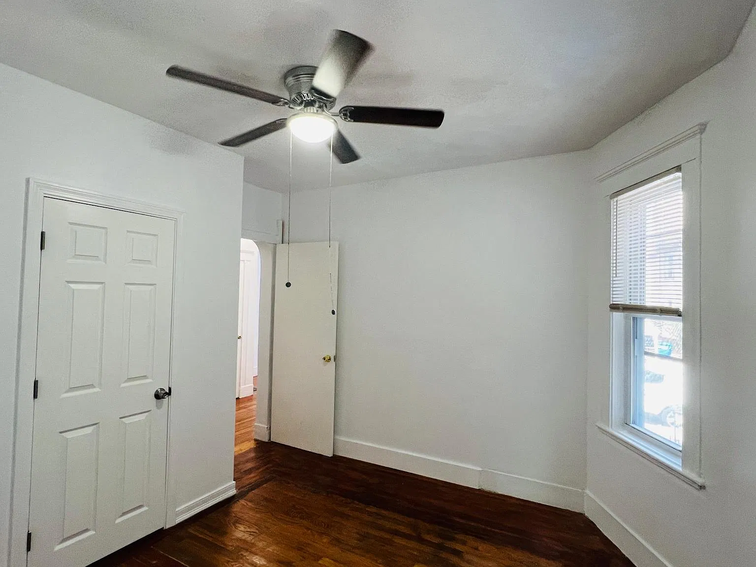 4 bed, 1200 sqft, $3,750 — Photo 4