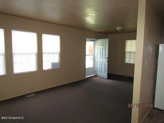 5th image of 1058 McAllister Ave