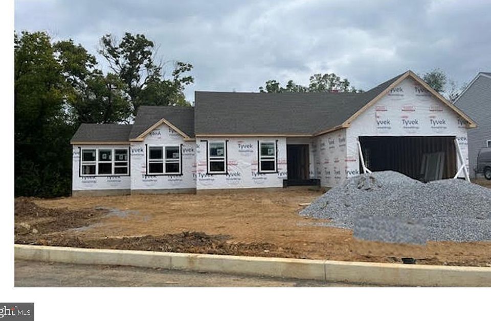 2nd image of 225 Marcello Cir Lot 8