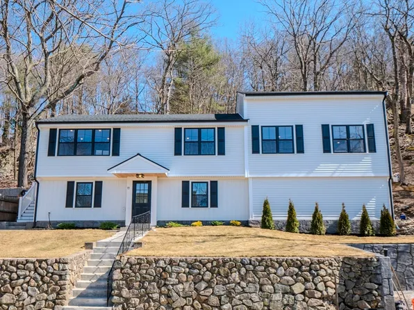 77 Mount Vernon Ave, Melrose, MA 02176