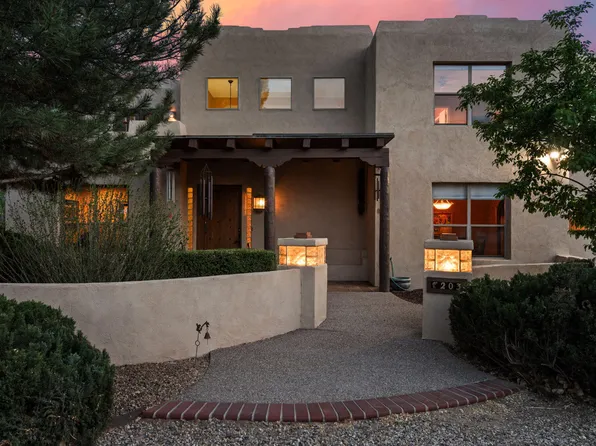 203 N Felice Perea, Corrales, NM 87048