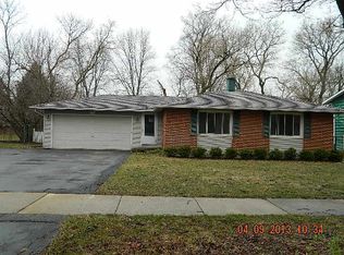 1233 Rita Ave, St Charles, IL 60174