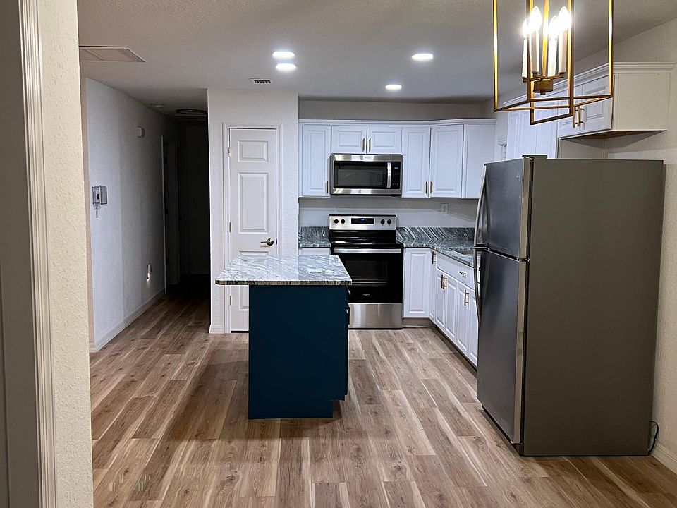 1st image of 2897 Dudley Dr