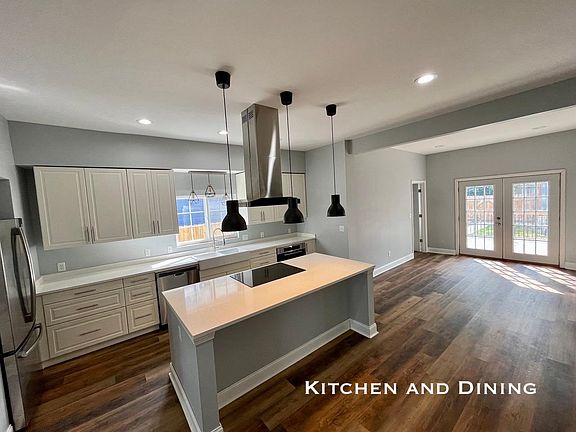 3rd image of 1016 Villa Ave