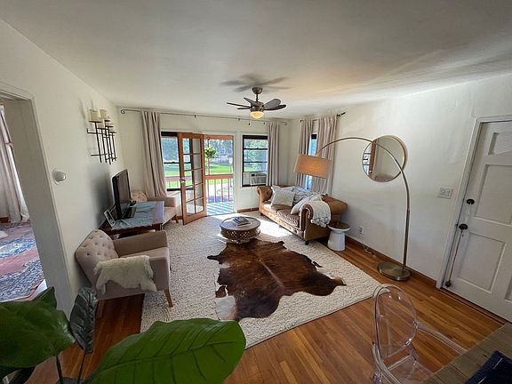 2nd image of 1920 Carmelina Dr