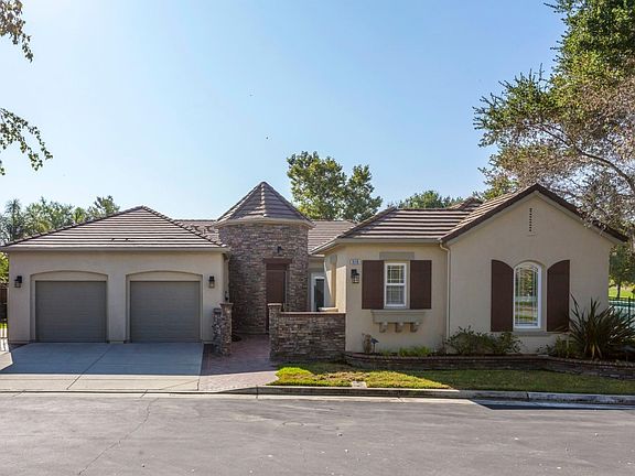 2nd image of 1940 Saint Andrews Cir Cl