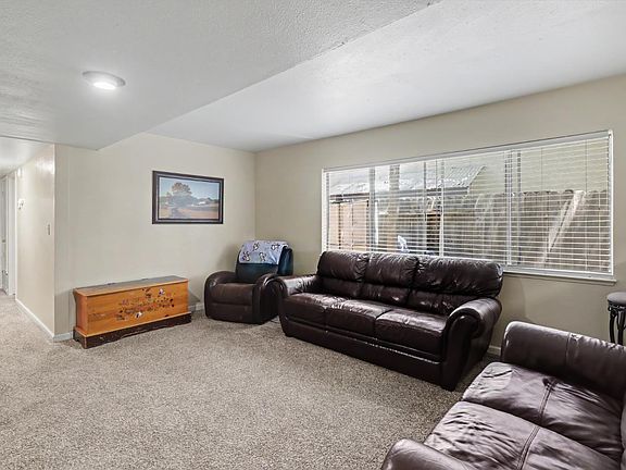 3rd image of 2213 Roselake Ave