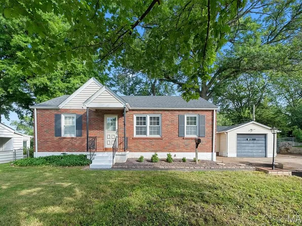 7 Saint Martha Ct, Florissant, MO 63031